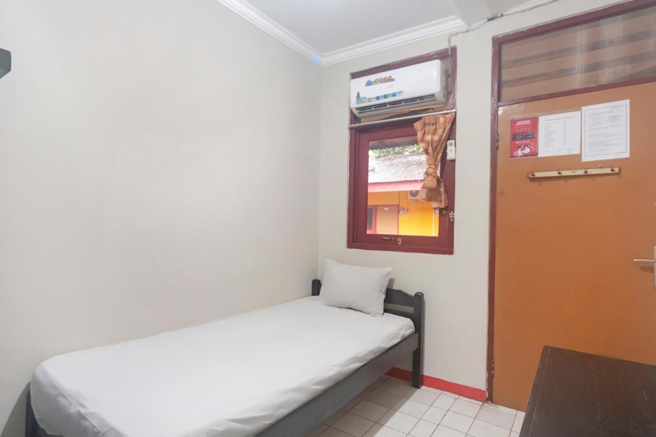 Oyo Life 3034 Taman Melati Hotel Депок Екстериор снимка