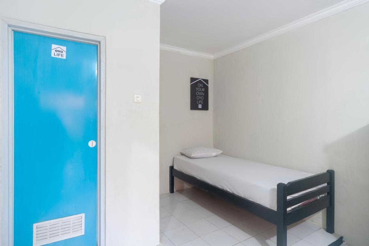 Oyo Life 3034 Taman Melati Hotel Депок Екстериор снимка