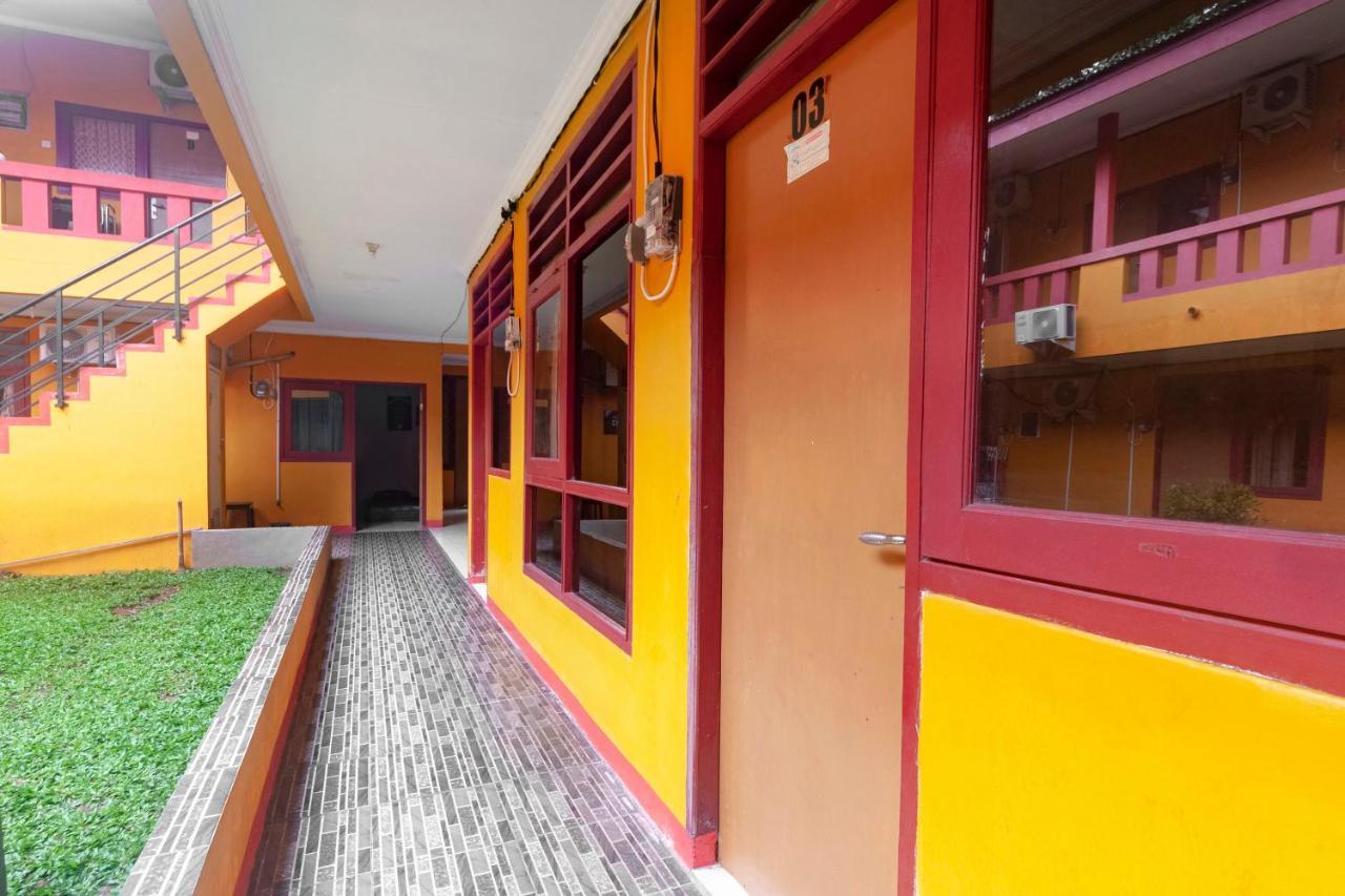 Oyo Life 3034 Taman Melati Hotel Депок Екстериор снимка