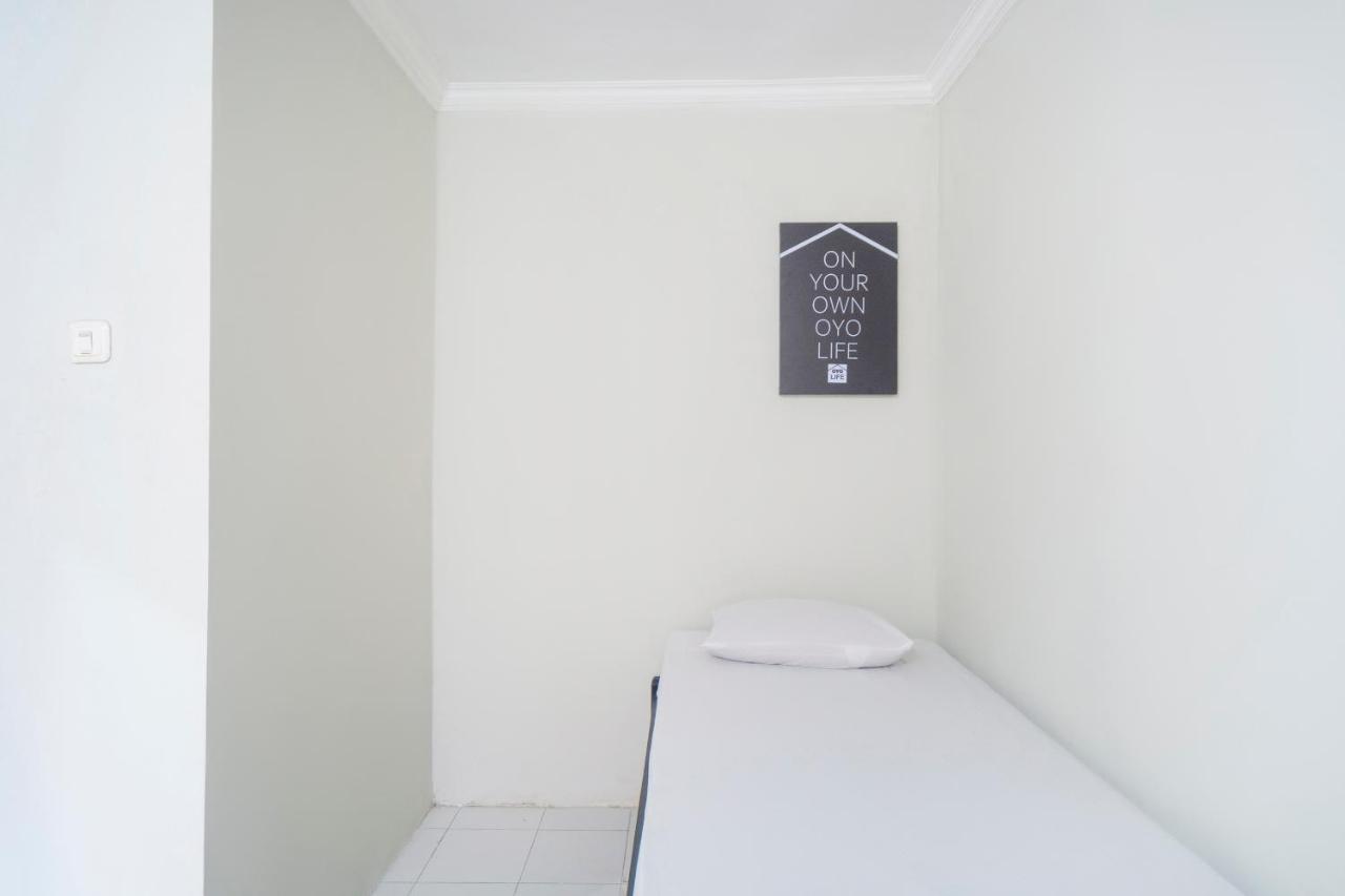 Oyo Life 3034 Taman Melati Hotel Депок Екстериор снимка